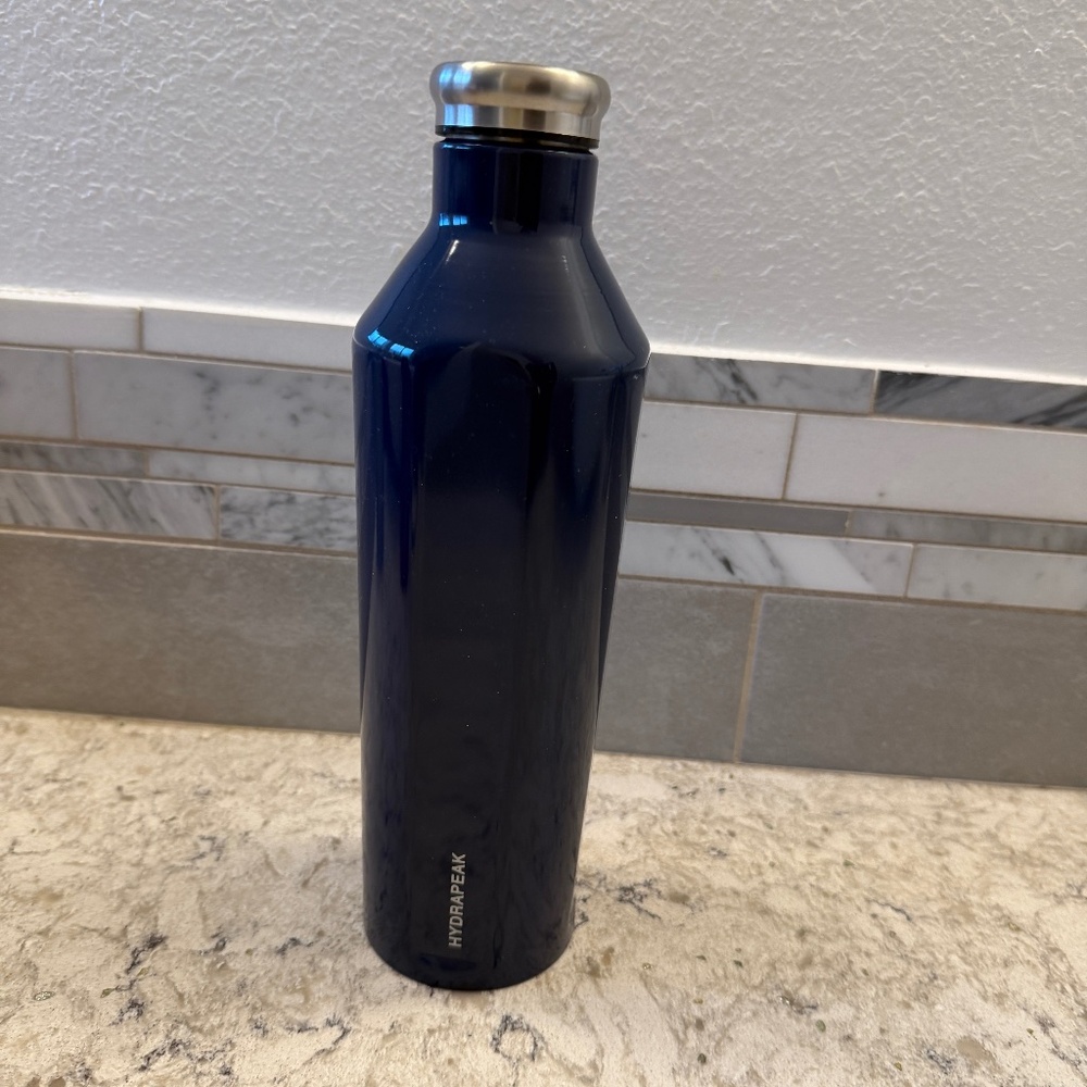 Never‎ Used Blue Hydrapeak stainless insulated bottle